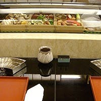 最高の素材と確かな心と技術でご提供する四季折々の味わいを会席料理や天ぷらを