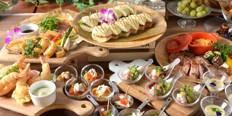 �X�J�C���X�g���� Top of Universal�^�z�e������ ���j�o�[�T���E�^���[32F
