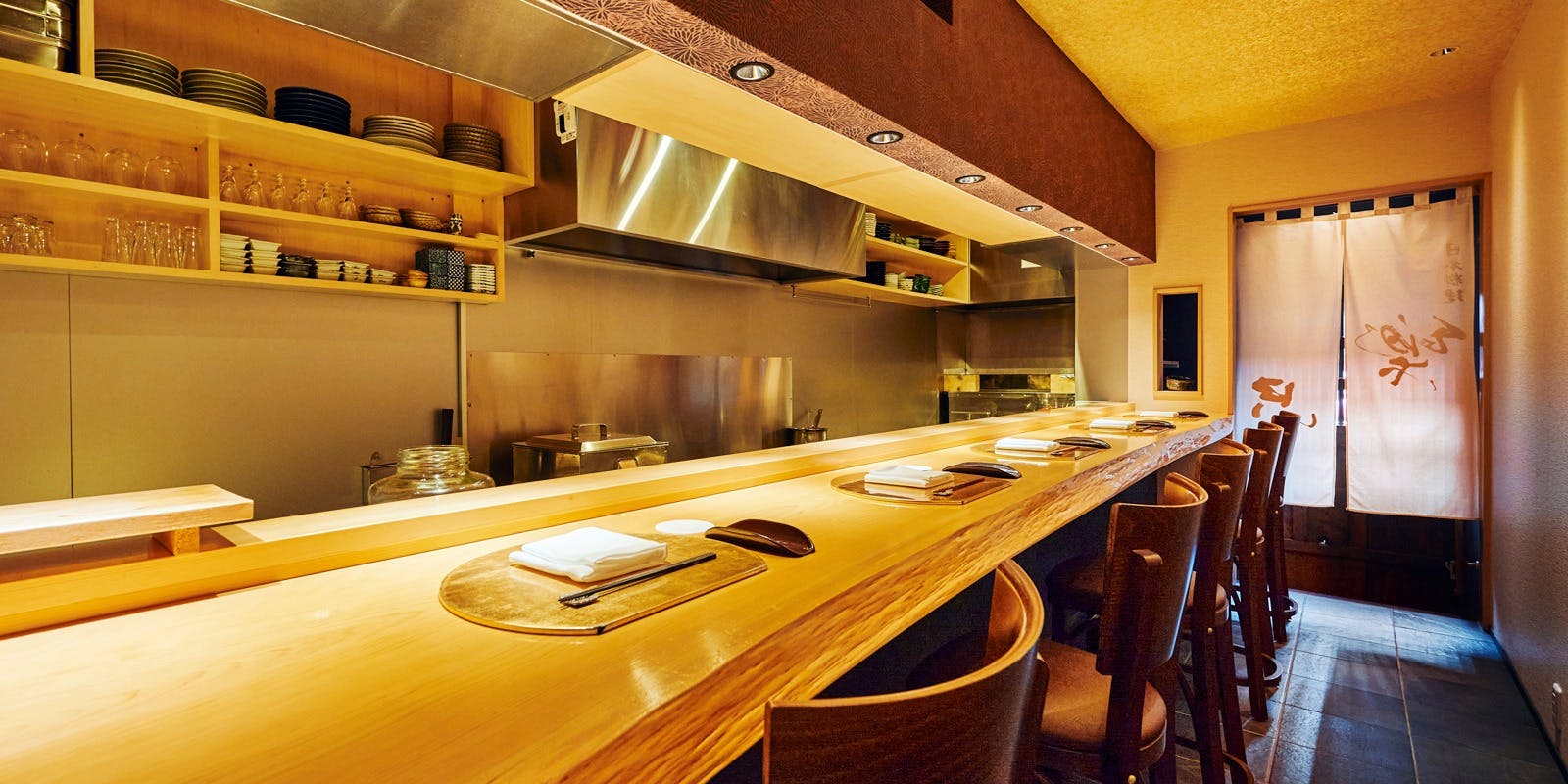 日本料理 楽只（ニホンリョウリ ラクシ）