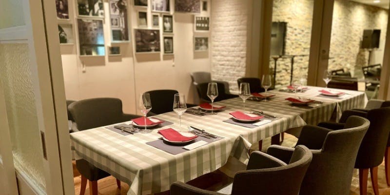 【個室確約】飲み放題！生ハム、前菜、肉料理のメインなどが揃う満足ご宴会「カジュアルプラン」団体様もOK