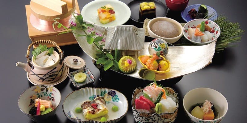 【一休限定／季節趣向会席】季節の八寸、椀物、焼物、強肴、季節御飯、デザートなど全11品＋食前酒付