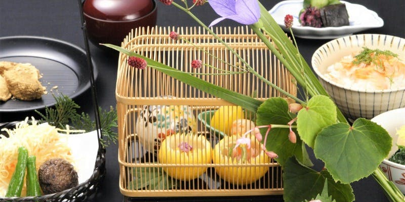 【一休限定／月替わり会席・肉料理】近江牛ミニすき＋八寸・造里・焼物・御飯など全10品＋食前酒付