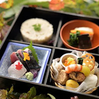 旬の食材、京の粋と食文化、そして繊細で研ぎ澄まされた柔軟な感性と職人の技