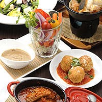 地野菜を取り入れたイタリアの本場の味を楽しめるバル。 ワインはグラスで色々楽しむのがおすすめ