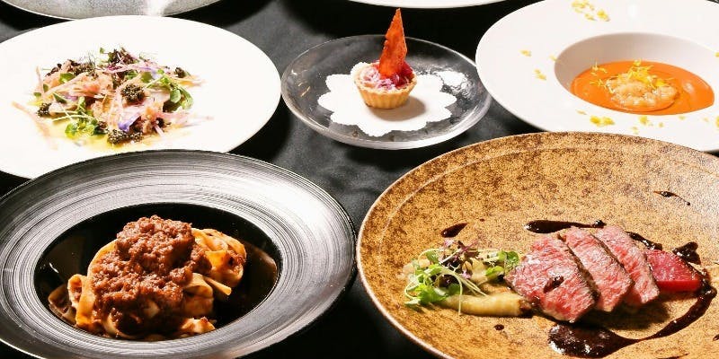 【Xmas2025】サーモン香草パン粉焼き、黒毛和牛、ボロネーゼ等（中央ソファー/個室限定・12/18～23）