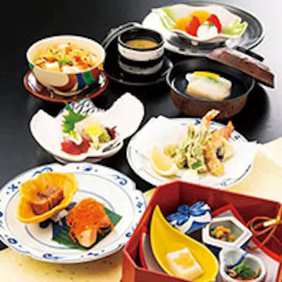 常に創意工夫を続け、料理の花を咲かせます