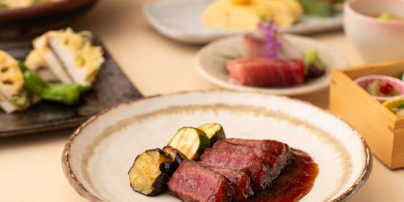 【華コース】おばんざいや黒毛和牛、鯛の羽釜ご飯など全8品	＋飲み放題付き