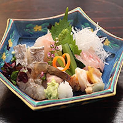 旨味を引き出され、彩りを帯びて供された逸品が至福の時間を紡ぐ