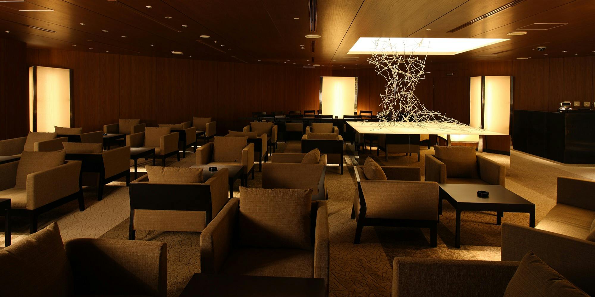 2023年のANAクラウンプラザホテル大阪のピーチアフタヌーンティーが行われるレストランの雰囲気