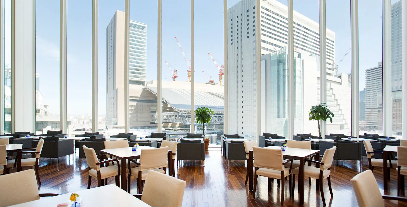 グランカフェの店内