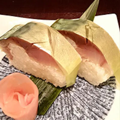 新鮮さと旬を意識したお料理と、当店名物の鯖寿司をお楽しみ下さい