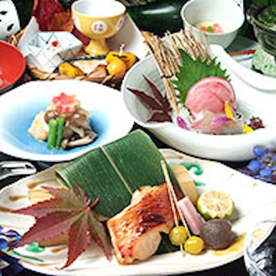 料理長自らの目で見て納得した素材のみを使用する、四季の懐石料理