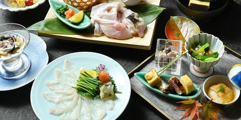 【座敷確約/ディナー限定】冬の風物詩 とら河豚・蟹の特選会席（1ドリンク制）