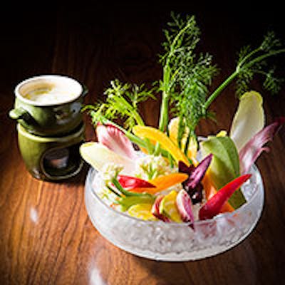 旬の野菜・水産物・お米などにこだわりをもち、その時々の旬の産地から直送