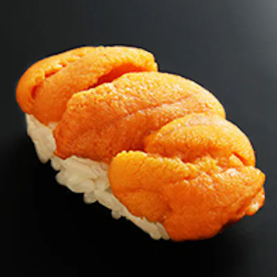 吟味した素材を堪能する店主こだわりの江戸前鮨