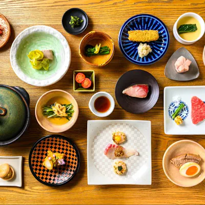 懐石スタイルのコース料理