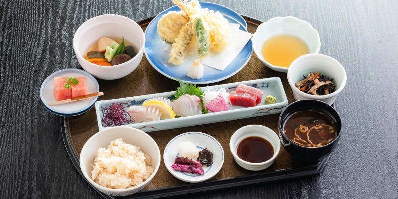 【雲海御膳】小鉢、造り、焚合、合肴など