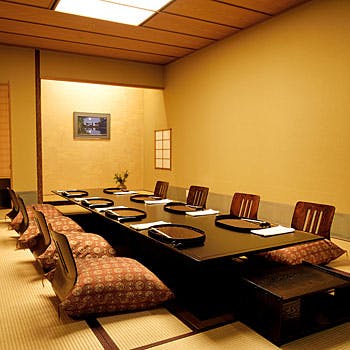 舞鶴館 マイヅルカン 名古屋 日本料理 一休 Comレストラン