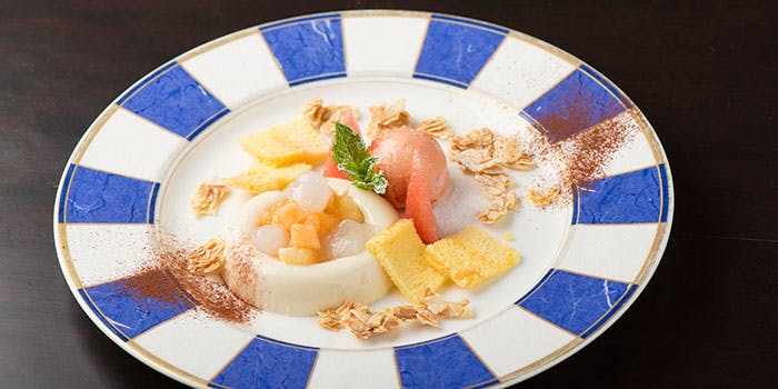 宮川町さか ミヤガワチョウサカ 祇園四条 洋風割烹料理 一休 Comレストラン