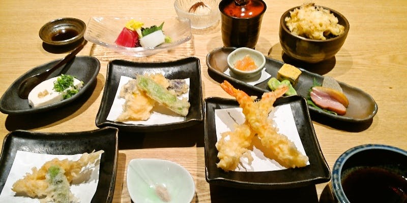 【信樂】旬食材を使った天ぷらやお造りが楽しめる全6品＋食後の選べるドリンク（個室選択可）