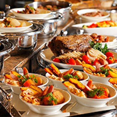 カップルやファミリー、女性同士で気軽にご利用いただけるカジュアルレストラン