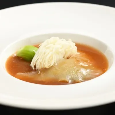 贅沢なフカヒレ姿煮込みや特製デザートを味わう至福