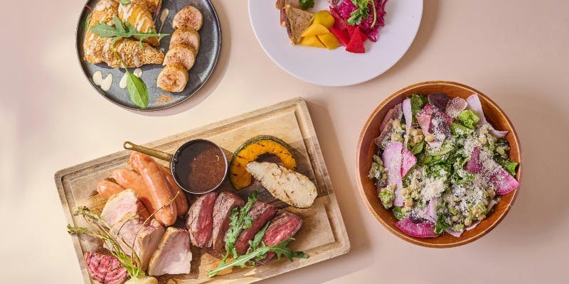 【10周年記念】忘新年会におすすめ牛×豚メイン3時間飲み放題付きプラン＋80種以上3H飲み放題