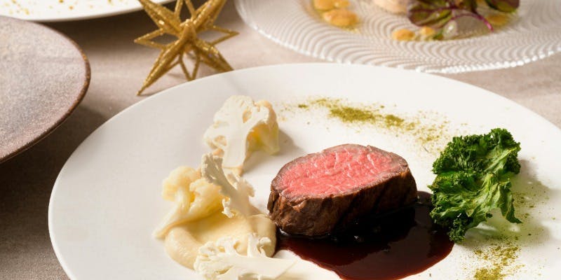 【Xmas2025】国産牛や冬の味覚を味わうクリスマスランチコース＋カフェフリー（個室確約）