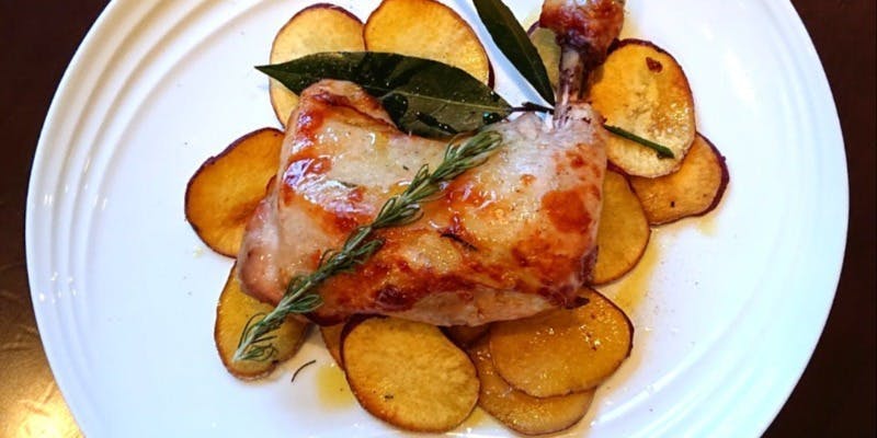 【Xmas限定】お好きなラザーニャとホロホロの骨付き鶏のコンフィを堪能する！ 