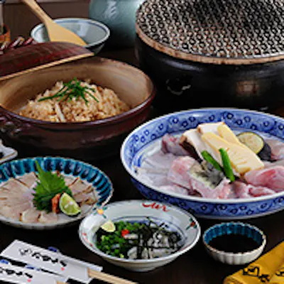 国産とらふぐ。一年中活ふぐ料理が味わえます