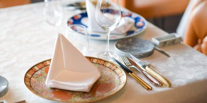 ランチ Tcc 炉窯炭火焼 Steak ティーシーシー ロガマスミビヤキ ステーキ 銀座 炉窯炭火焼 ステーキ 一休 Comレストラン