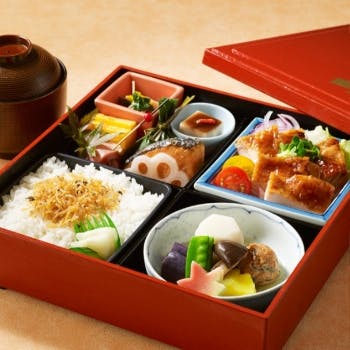 �J���I�P���[���y�g���A�^�����v�����X�z�e��