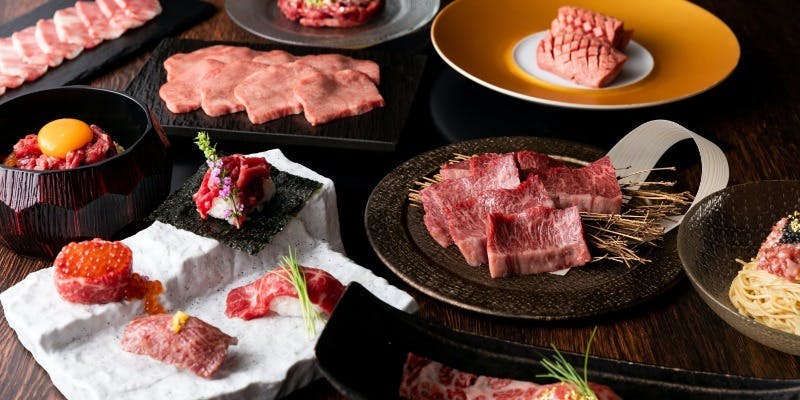 【KIWAMI】当店自慢の美食コース！厳選和牛のお造りと肉寿司やユッケ、人気の神シリーズを味わう絶品コース