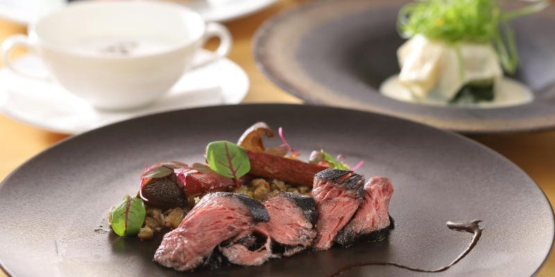 【ABELIA】3種の生ビール含む90分飲み放題＋牛肉のチャコールロースなど全5品