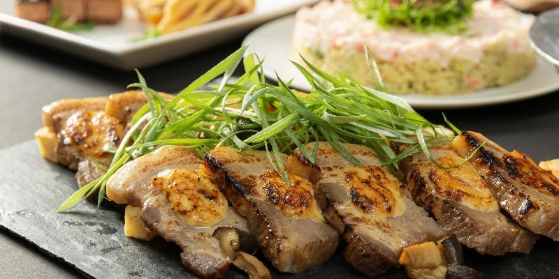 【グループプラン】忘新年会におすすめ！生ビール10種含む90分飲み放題＋大皿盛り料理全7品