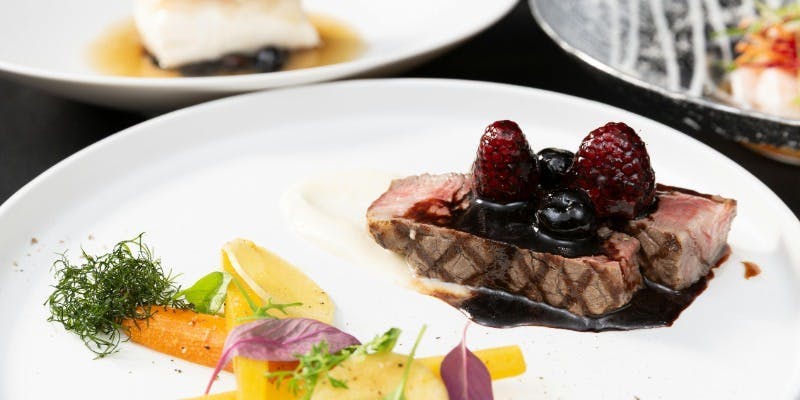 【ABELIA】鯛の蕪蒸しや牛もも肉の低温ロティなど全5品＋1ドリンク