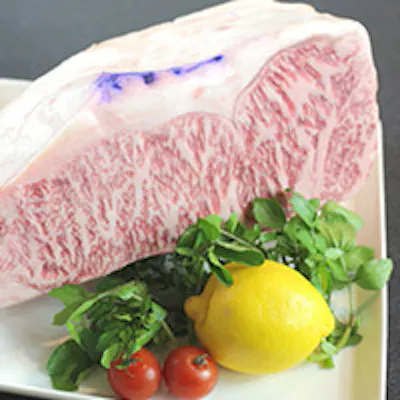 腕利きシェフの匠の技で焼き上げる、世界が憧れる『神戸ビーフ』ステーキ
