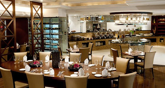 テラスレストラン フェリエ 京都ブライトンホテル 平日 時間無制限 生ビールも選べる1ドリンク付 選べるメイン 温製料理 豊富なデザートのブッフェ ランチ プラン メニュー 一休 Comレストラン