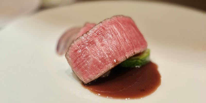 【MENU X】キャヴィア～希少食材のお料理～シャトーブリアン＋ワインペアリングはオプションから選択可