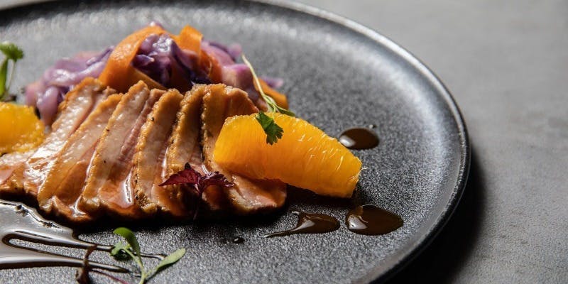 【INDIGO Course】前菜からデザートまでメインが選べるランチコース全4品＋90分飲み放題