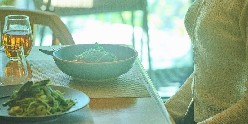 【贅沢ランチ女子会】 選べるメイン＆アフタヌーンスタイルのデザート　カフェフリー付き