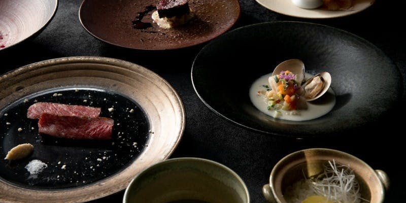 【記念日プラン】プライベート空間で味わう、乾杯酒＆特製メッセージデザート付きコース＋乾杯酒付き