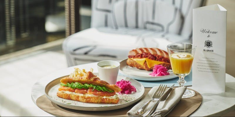 【オープン記念】クロワッサンサンド＋ミニアフタヌーンティー＋カフェ1杯（サーモンとアボカド）