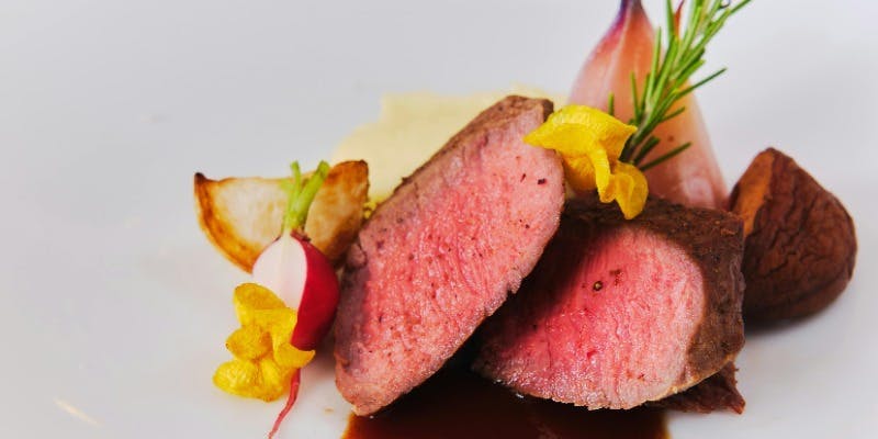 白くまXmasアフタヌーンティー ＋ ステーキランチ＋ブランドティー1杯＋その他フリー（平日）