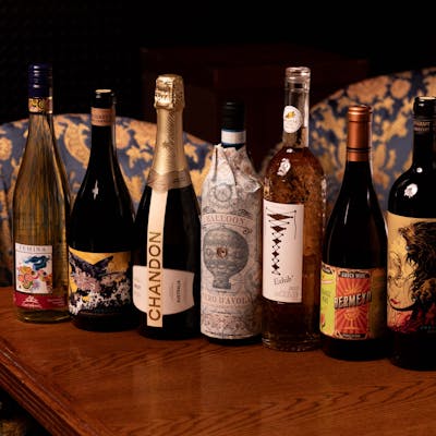 熟成肉と相性抜群のワインを10種類以上ラインナップ