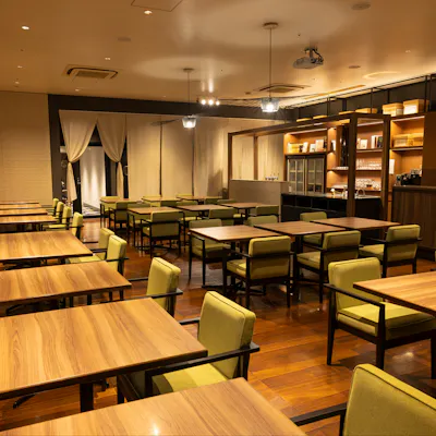 「ホテル龍名館お茶の水本店」の 1階