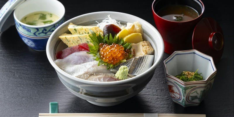 特選御膳　～豊洲市場直送海鮮丼～＋季節のアイスクリーム付き