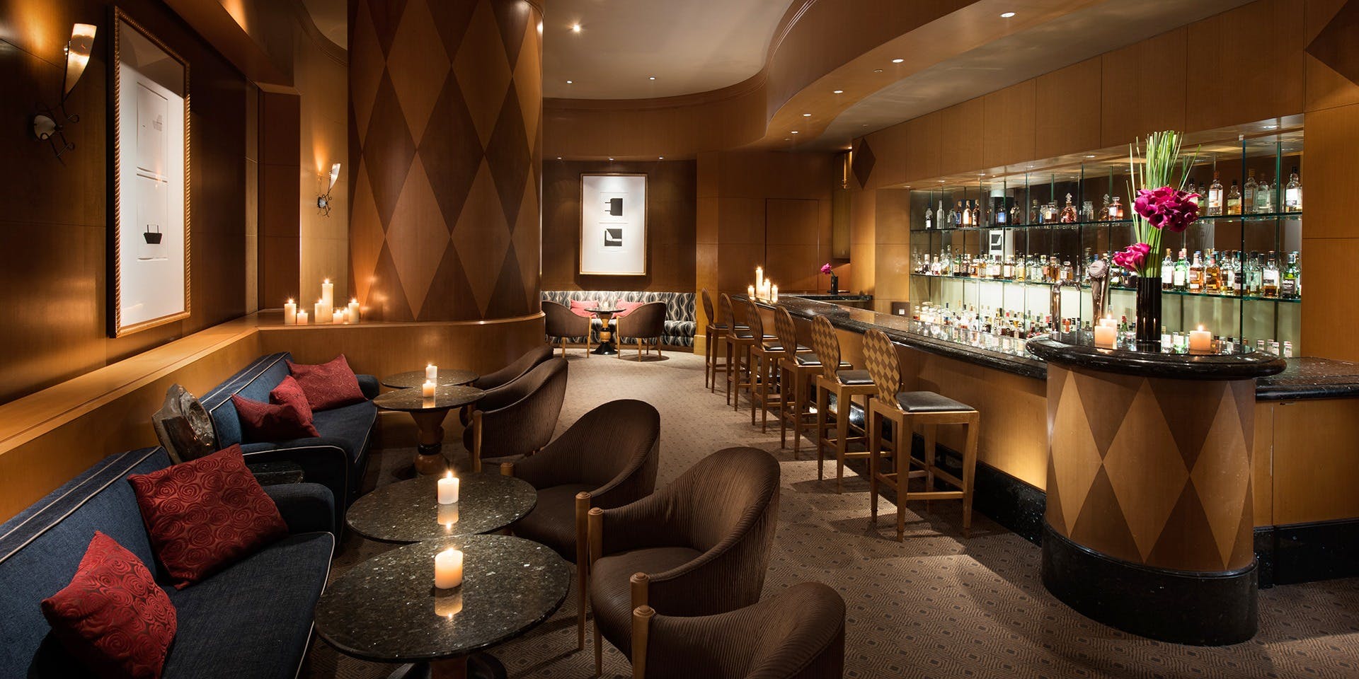 メインバー「キャプテンズバー」／ヒルトン東京お台場 - 画像1