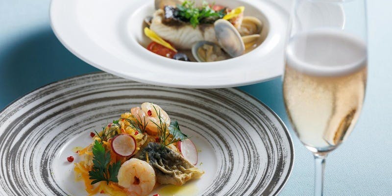 R restaurant & bar�^�U�E�Q�[�g�z�e������byHULIC 13�K