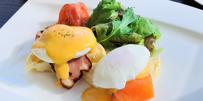 R restaurant & bar（アールレストランアンドバー）